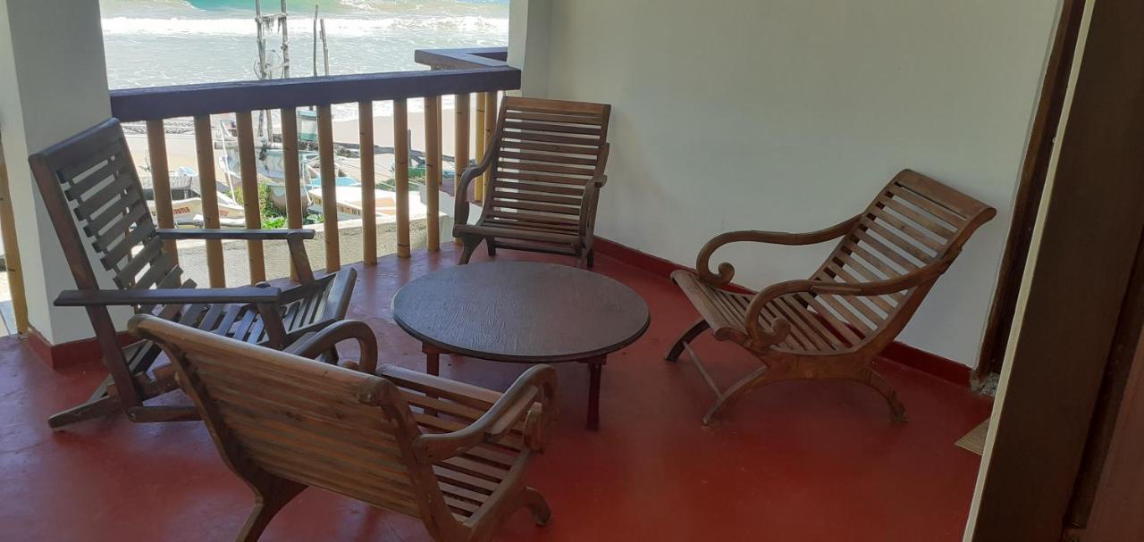 Kiralawella Beach Inn マータラ エクステリア 写真