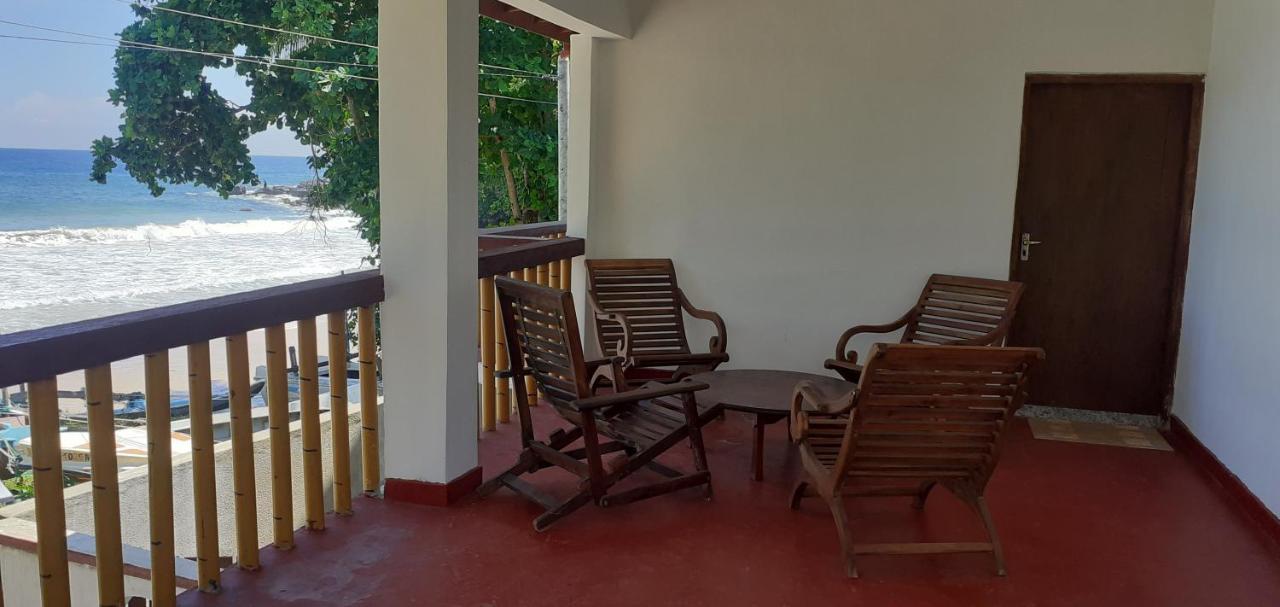 Kiralawella Beach Inn マータラ エクステリア 写真